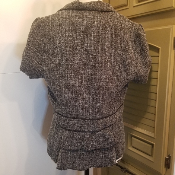Charlotte Russe Short Sleeve Blazer - Picture 5 of 9